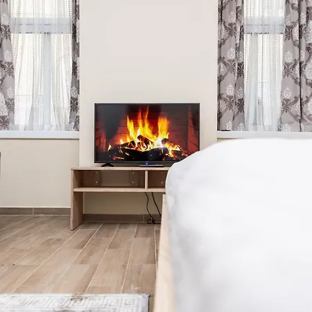 Comfortable Romantic 1 Bedroom Apartment Near Augarten Vienna Exterior photo