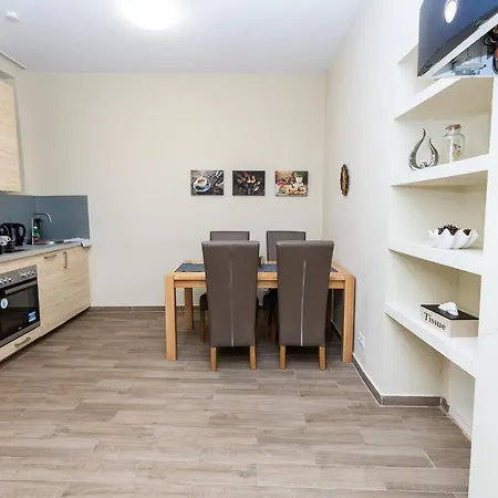 Comfortable Romantic 1 Bedroom Apartment Near Augarten Vienna Exterior photo