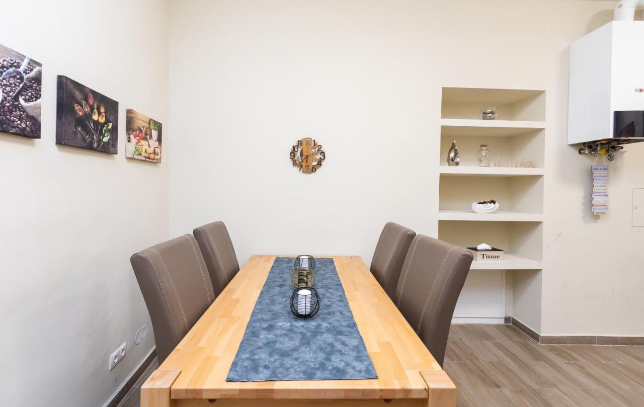 Comfortable Romantic 1 Bedroom Near Augarten Apartment Vienna